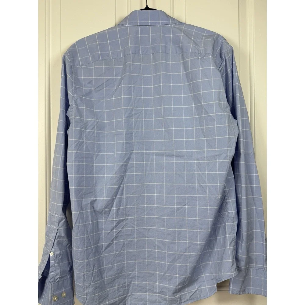 Banana Republic Men's Light Blue‎ checkered Dress Shirt, Size Medium